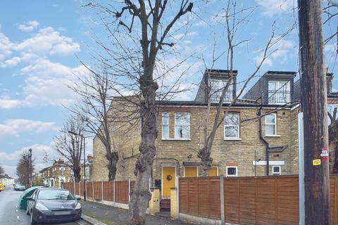 2 bedroom flat for sale, Hartley Road, Bushwood, London E11