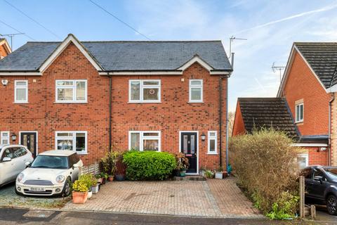 3 bedroom semi-detached house for sale, Carey Road, Wokingham RG40