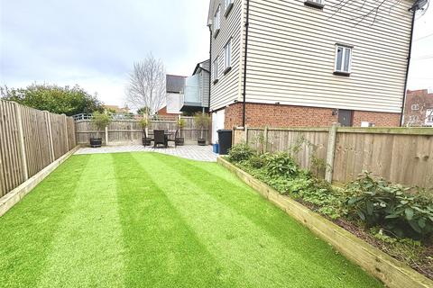 3 bedroom townhouse for sale, Coronation Road, Burnham-on-Crouch