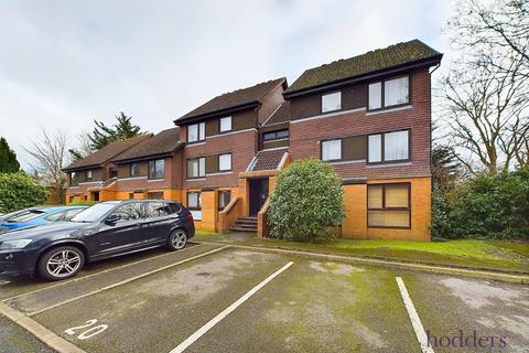 2 bedroom apartment for sale, Flemish Fields, Chertsey, Surrey, KT16