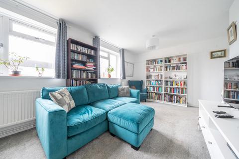 2 Spreckley Close, Henlow, SG16 6HY