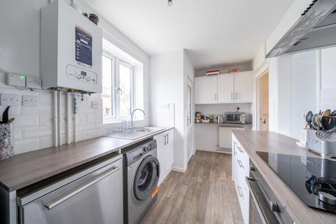 2 Spreckley Close, Henlow, SG16 6HY