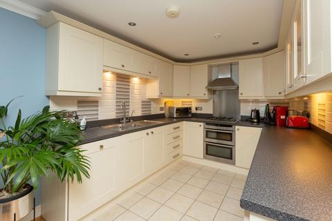 3 bedroom maisonette for sale, Dumpton Park Drive, Broadstairs, CT10