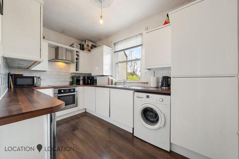 2 bedroom end of terrace house for sale, Brookfield Road, London, E9