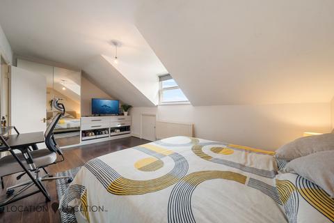 2 bedroom end of terrace house for sale, Brookfield Road, London, E9