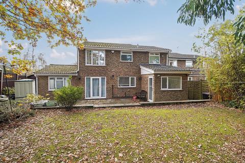 3 Denton Way, Frimley, Camberley, GU16 8UQ