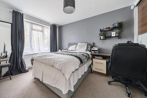 3 Denton Way, Frimley, Camberley, GU16 8UQ