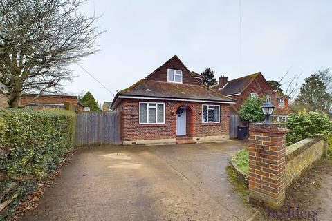 Ongar Close, Addlestone, Surrey, KT15