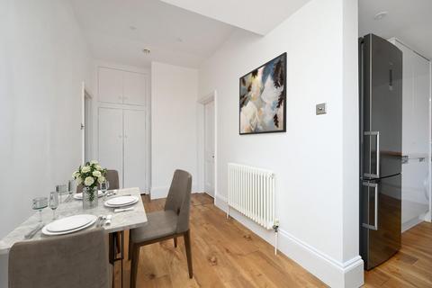 3 bedroom flat for sale, Grand Avenue, Hove