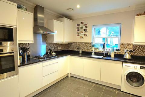 5 bedroom semi-detached house for sale, Brunel Walk, Hitchin SG5