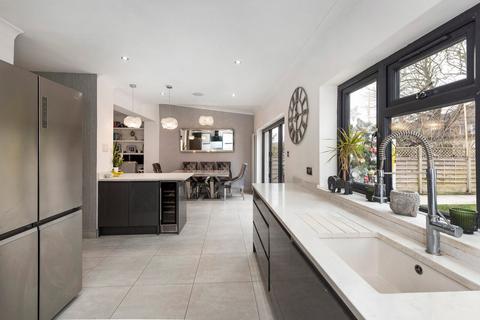 18 First Avenue, Bexleyheath, DA7 5SX