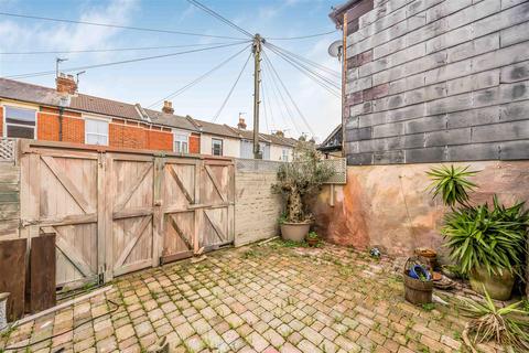 3 bedroom end of terrace house for sale, Queens Road, Portsmouth PO2