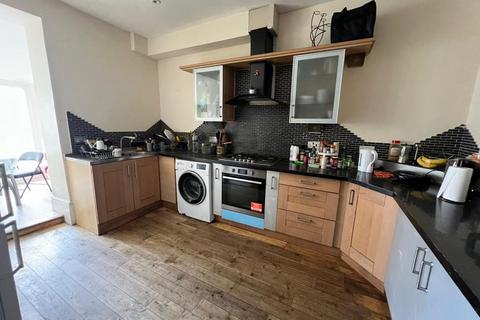 3 bedroom flat for sale, St. James's Street, Brighton BN2