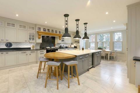 5 bedroom detached house for sale, Oak Wood Place, Gerrards Cross, Buckinghamshire, SL9