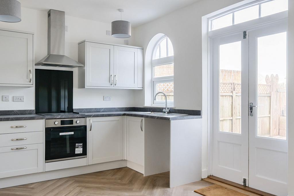 Kitchen/Dining Room (2)