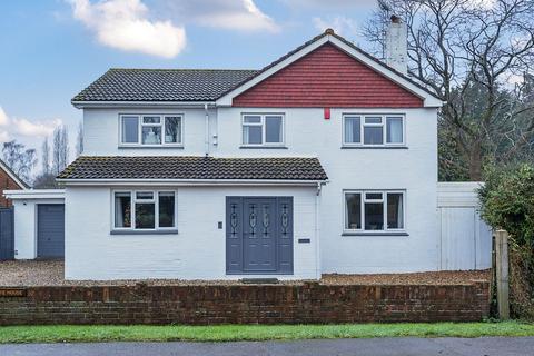 4 bedroom detached house for sale, Eastling Road, Eastling, ME13