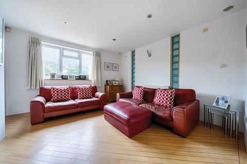 4 bedroom detached house for sale, Eastling Road, Eastling, ME13