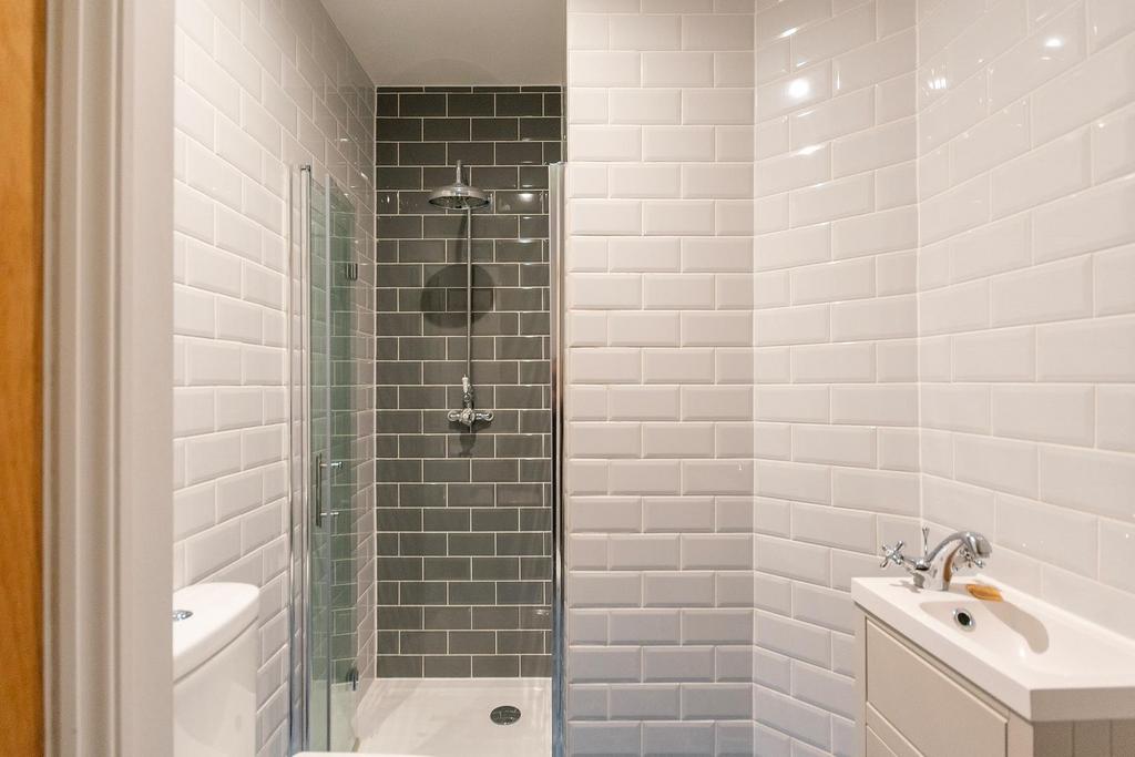 1 S3 R9 KE - Shower Room B.jpg