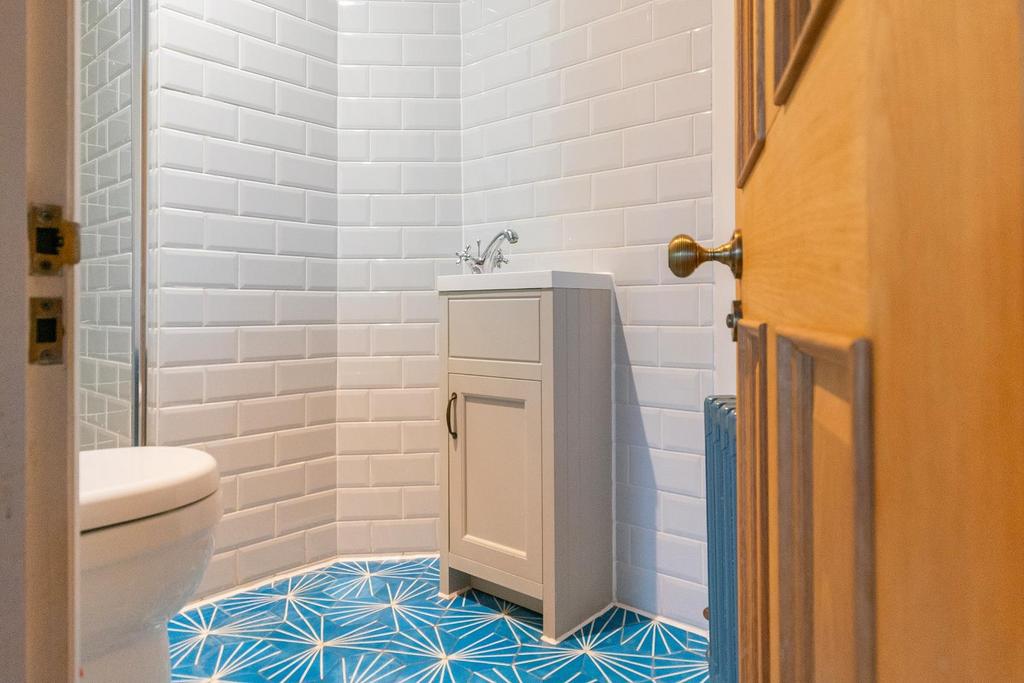 1 S3 R9 KE - Shower Room A.jpg