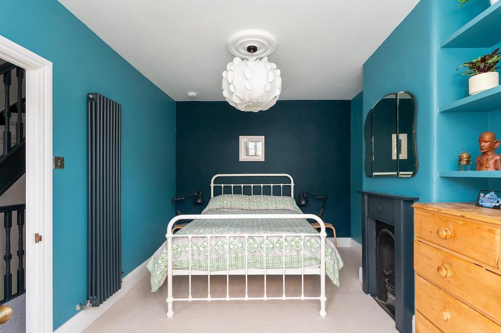 1 S3 R9 KE - Bedroom J.jpg