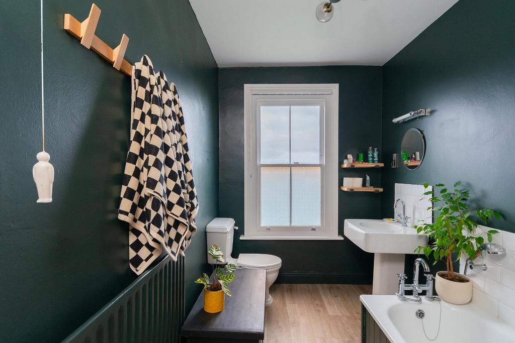1 S3 R9 KE - Bathroom C.jpg