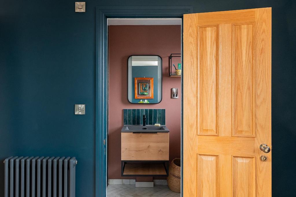 1 S3 R9 KE - Bedroom L.jpg