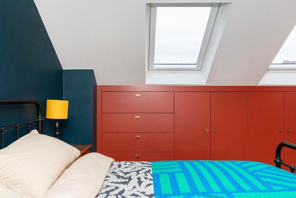 1 S3 R9 KE - Bedroom M.jpg