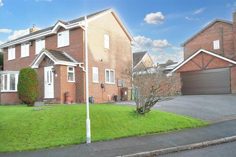 4 bedroom detached house for sale, Lyndhurst Grove, Stone