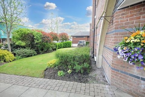 2 bedroom flat for sale, Joules Court, Crown Street, Stone