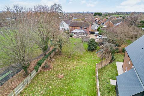 5 bedroom detached house for sale, Golders Close, Aylesbury HP18