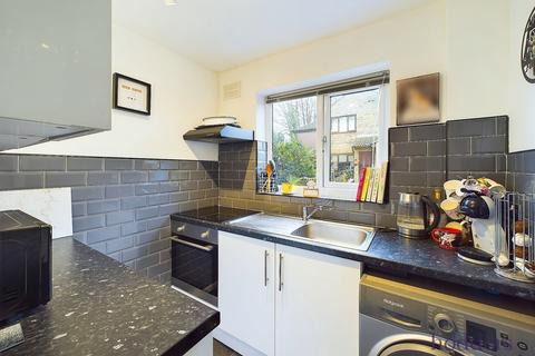 1 bedroom house for sale, Countisbury Gardens, Addlestone, Surrey, KT15