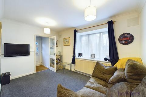 15 Countisbury Gardens, Addlestone, KT15 1RS
