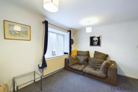 15 Countisbury Gardens, Addlestone, KT15 1RS