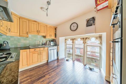 4 bedroom end of terrace house for sale, Church Road, Faversham, ME13