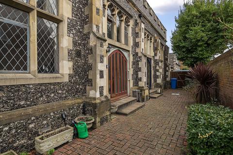 4 bedroom end of terrace house for sale, Church Road, Faversham, ME13