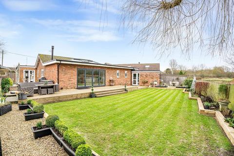 4 bedroom bungalow for sale, Cedar Crescent, Oxfordshire OX9