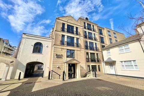 1 bedroom apartment to rent, Russell House, Brighton BN1