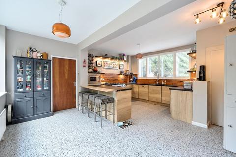 4 bedroom detached house for sale, Harestone Valley Road, Caterham CR3