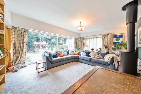 4 bedroom detached house for sale, Harestone Valley Road, Caterham CR3