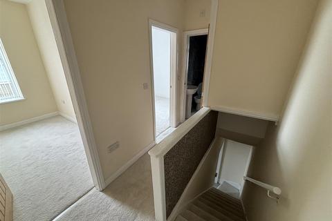 2 bedroom end of terrace house for sale, Piggott Street, Brighouse