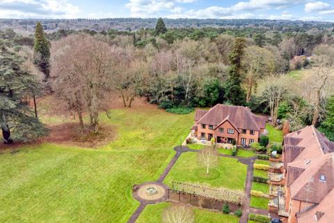 3 bedroom terraced house for sale, Heathlands Court, Wokingham RG40