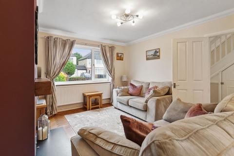 17b Thornton Crescent, Coulsdon, CR5 1LJ