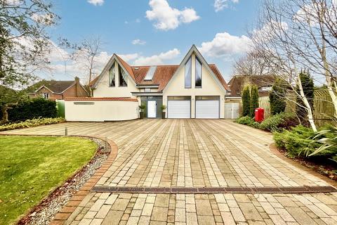 4 bedroom detached house for sale, Airdale Road, Stone, ST15