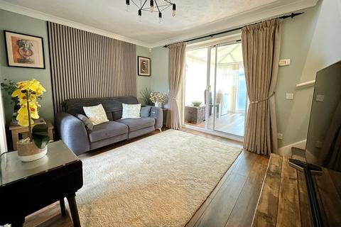 1 bedroom end of terrace house for sale, Southern Way, FARNBOROUGH GU14