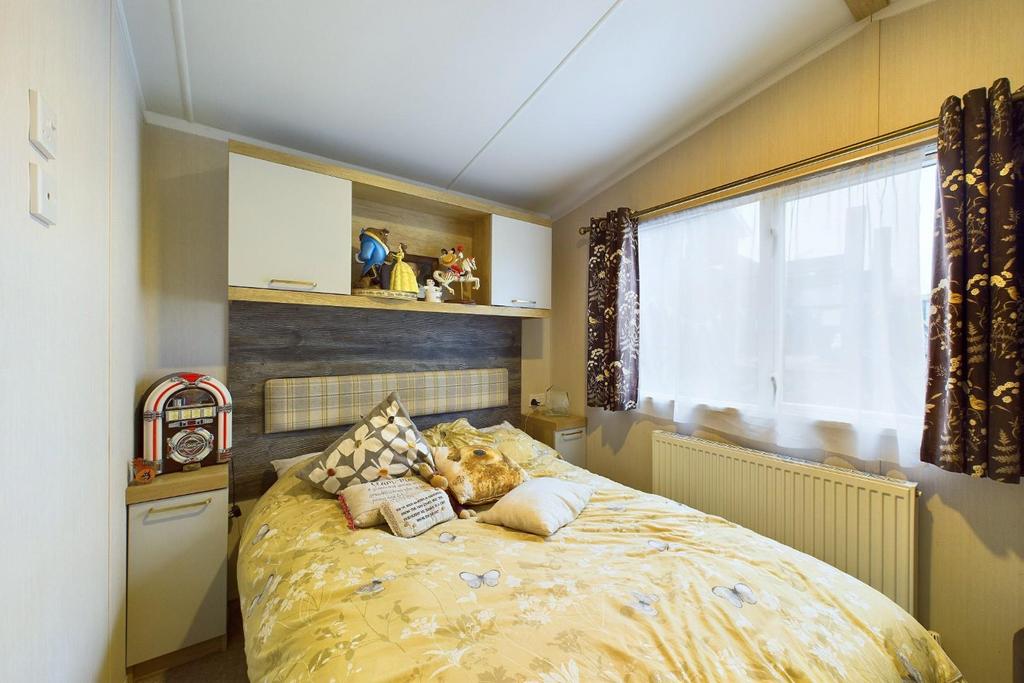 Bedroom (Lodge)
