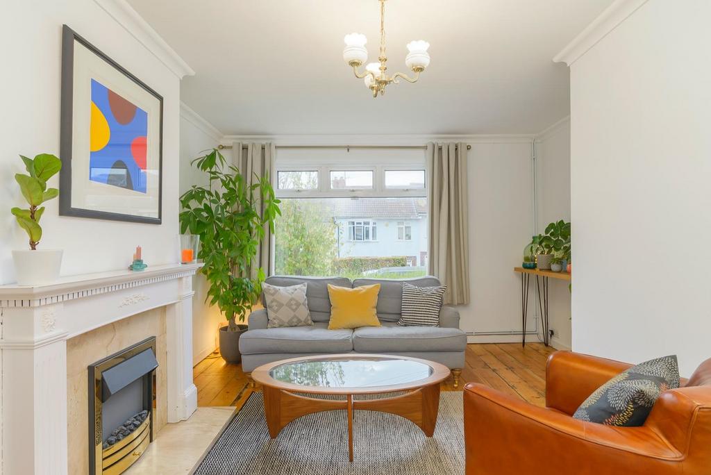 DAORLLEWREHS12 - Living Room E.jpg