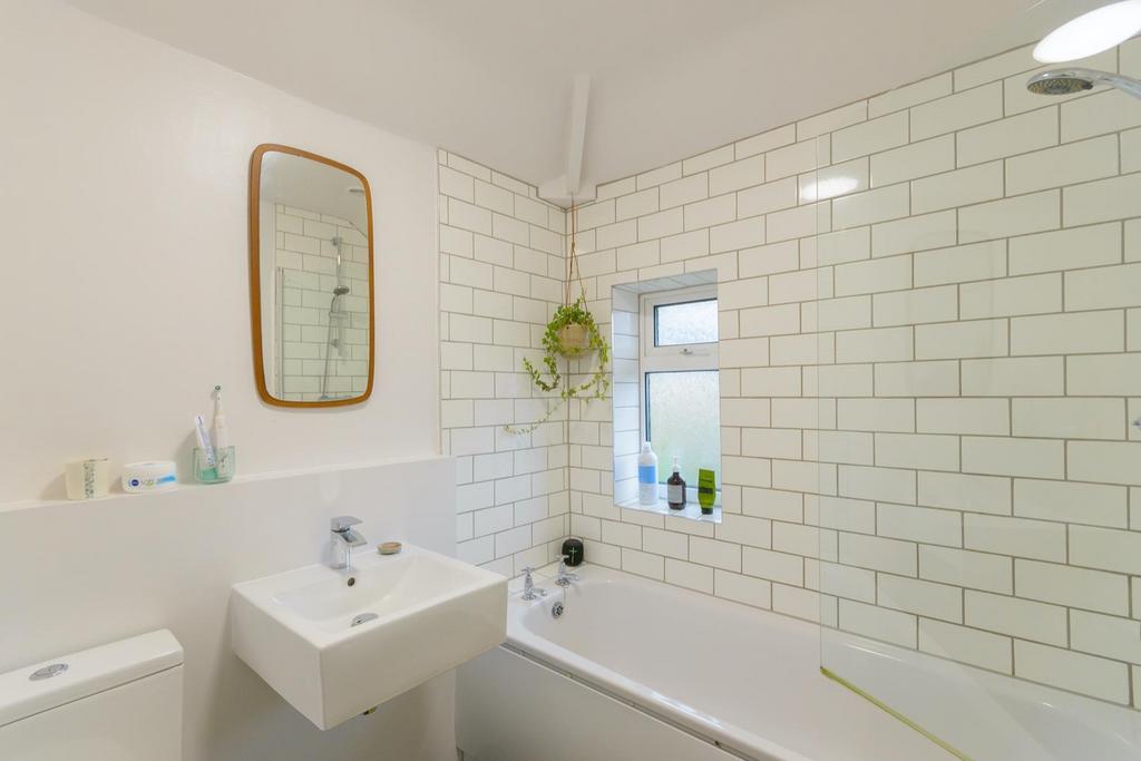 DAORLLEWREHS12 - Bathroom C.jpg