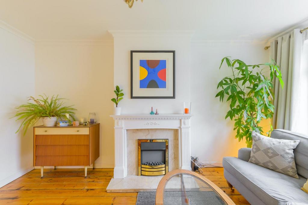 DAORLLEWREHS12 - Living Room C.jpg