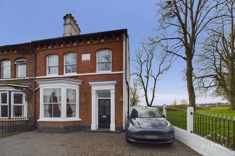 4 bedroom semi-detached house for sale, London Road, Hinckley