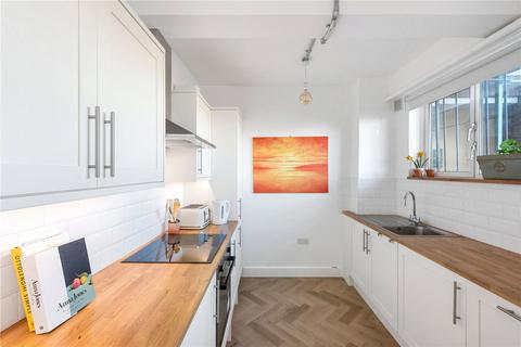 2 bedroom apartment to rent, Mile End Road, London, E1